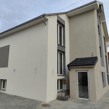 Apartmani Hub Ni Exteriör bild